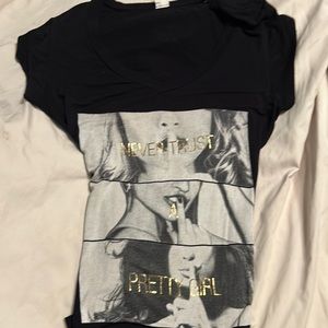 Junior Black graphic T-shirt style